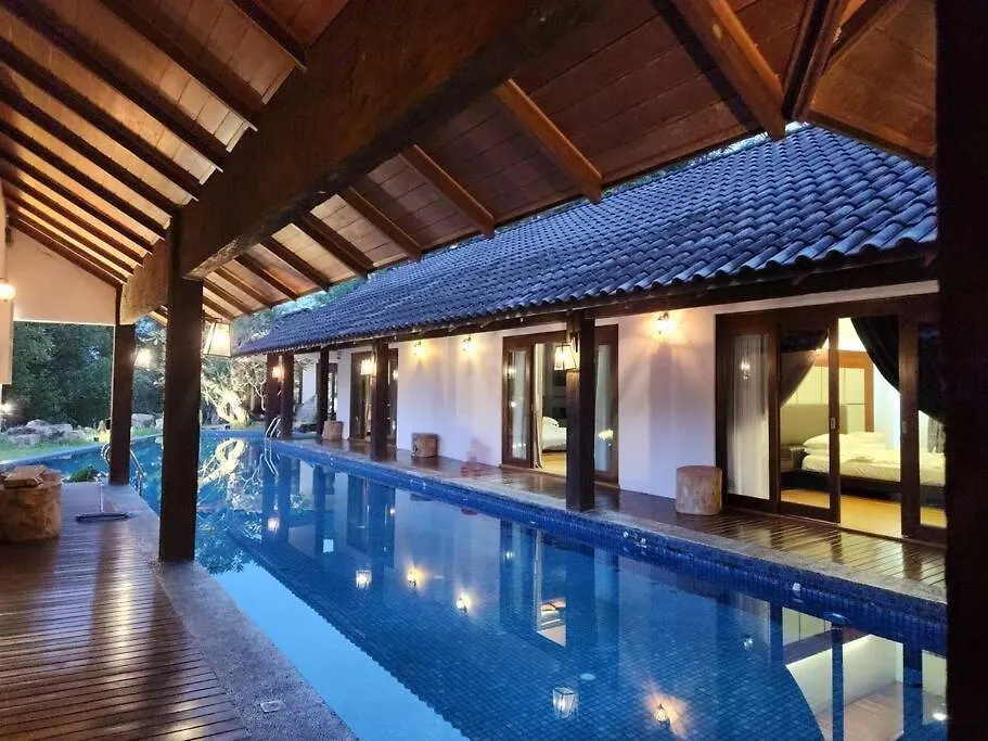 Ipoh Meru Valley Golf Resortthe Rock Forest Retreat Pool/5Br/20Pax/Events 0*,
